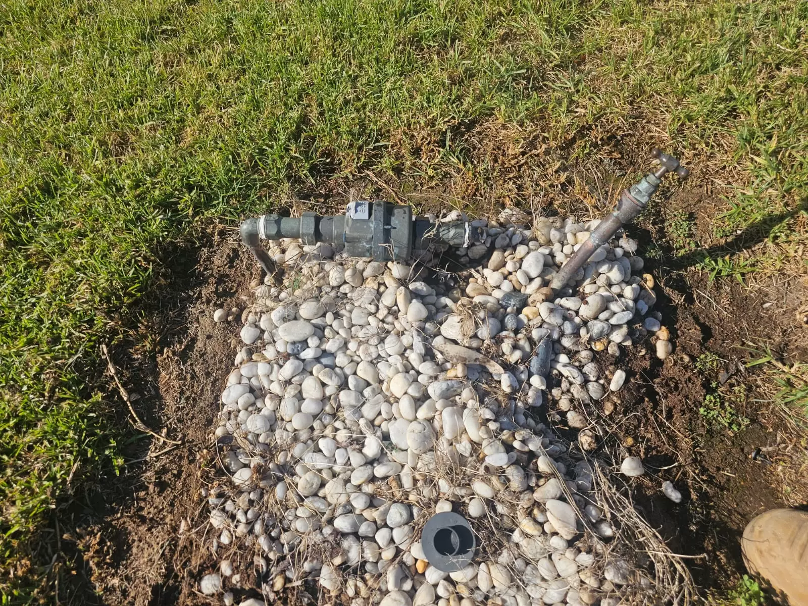 How to Fix a Burst Water Pipe