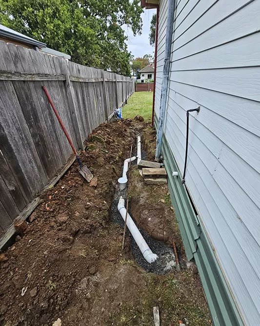 Sydney plumber fixing burst pipe