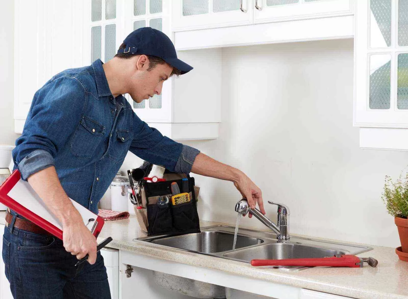 How to Read Plumber Reviews and Avoid Bad Contractors